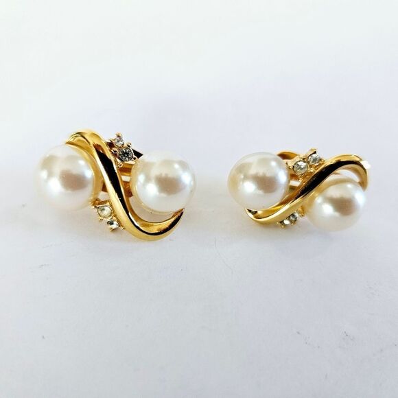 Vintage Signed Richelieu Classic Gold Tone Faux Pearl Rhinestone ClipOn Earrings - Picture 3 of 10
